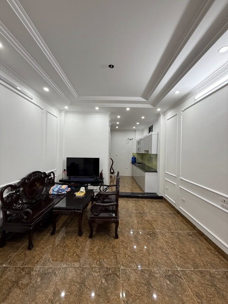 Nhà Khương Trung, Ngã Tư Sở lô góc thang máy, ô tô vào nhà, kinh doanh cực đỉnh