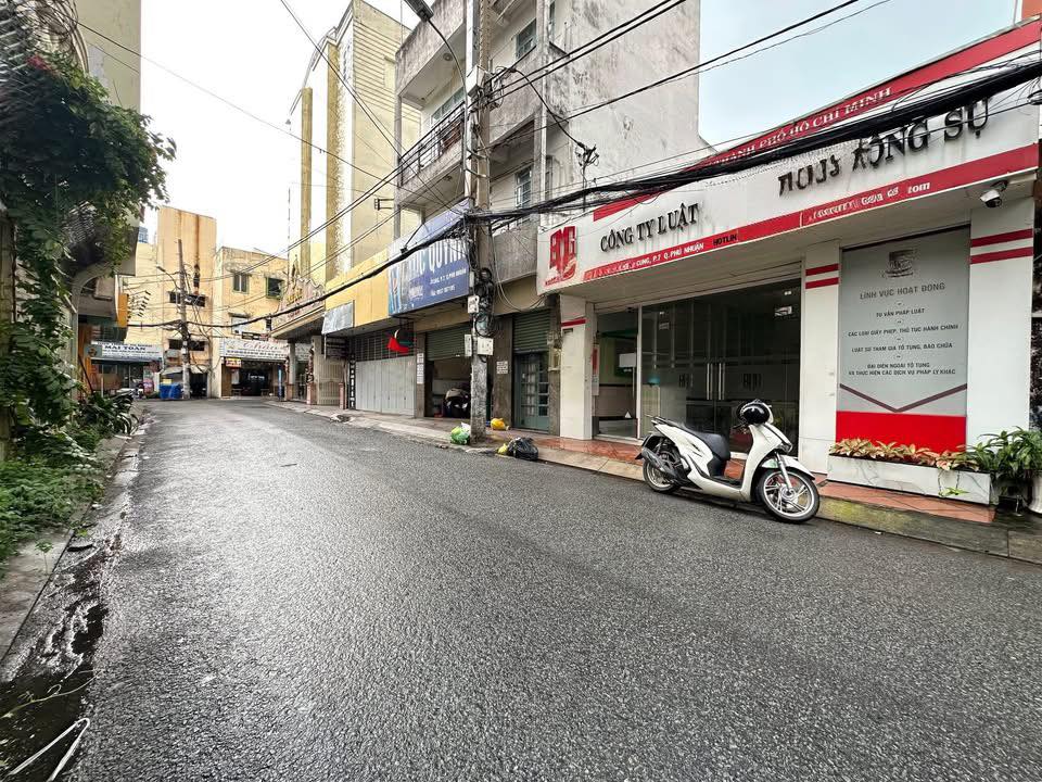 Bán nhà mặt tiền đường Phùng Văn Cung, Phú Nhuận, diện tích 160m2, 3 tầng, giá tốt