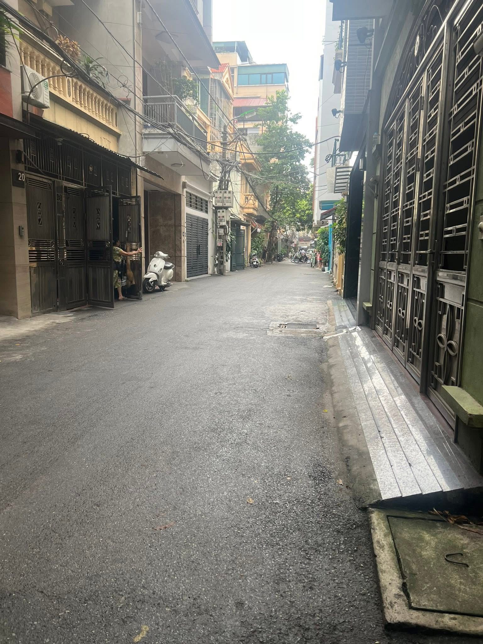 Bán nhà Hoàng Văn Thái, Thanh Xuân - Gara ô tô, 7 tầng thang máy, diện tích 48m2, mặt tiền 4.6m, nhà đẹp ở ngay