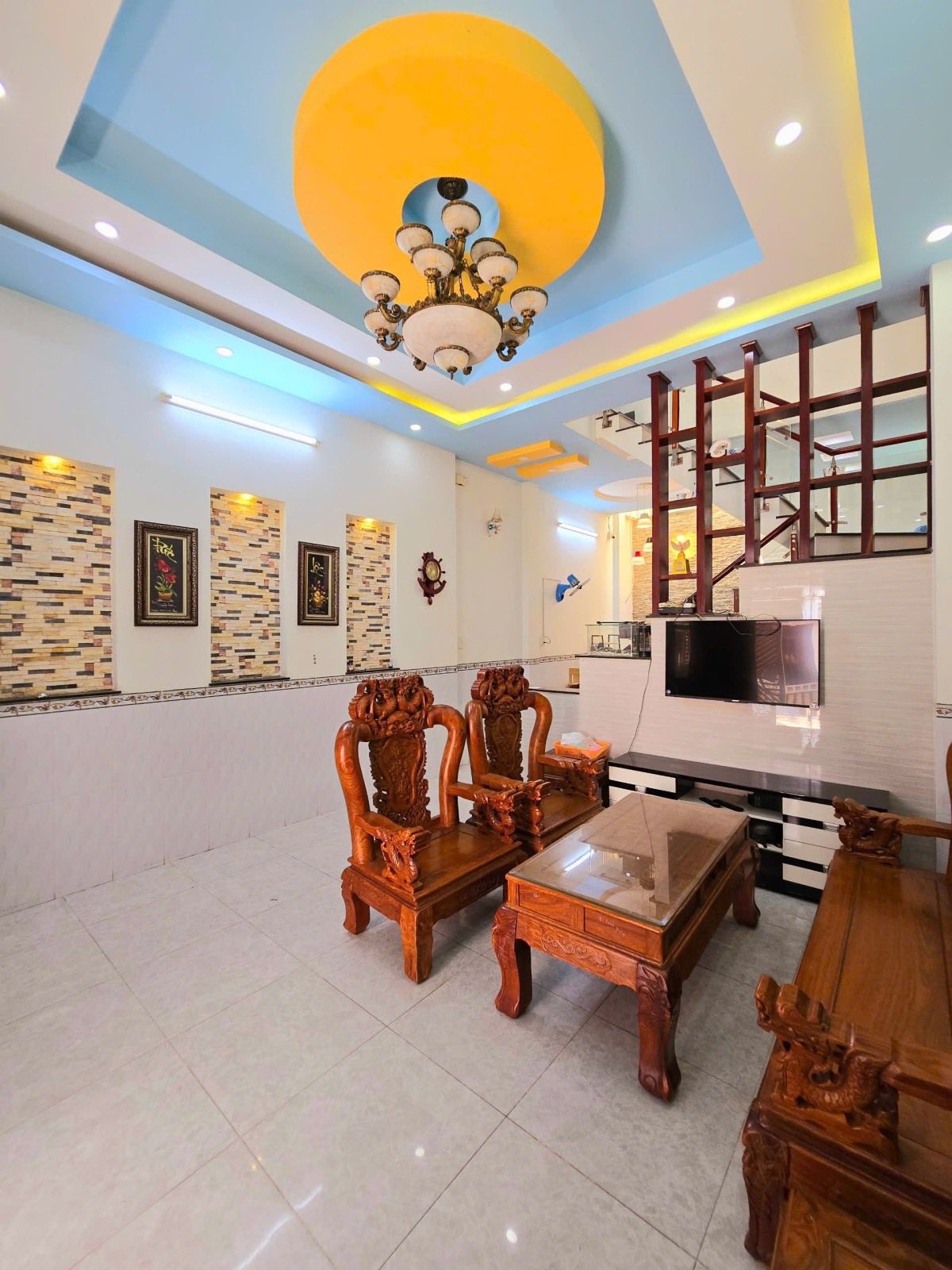 Bán nhà phố 2 tầng đường ô tô Long Trường, Thủ Đức, 54m2, 2 ngủ, giá 4.3 tỷ