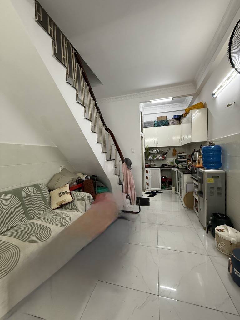 Bán nhà đường Trường Sa, Quận 3, 36m2, 3 tầng, 5 ngủ, giá 5 tỷ