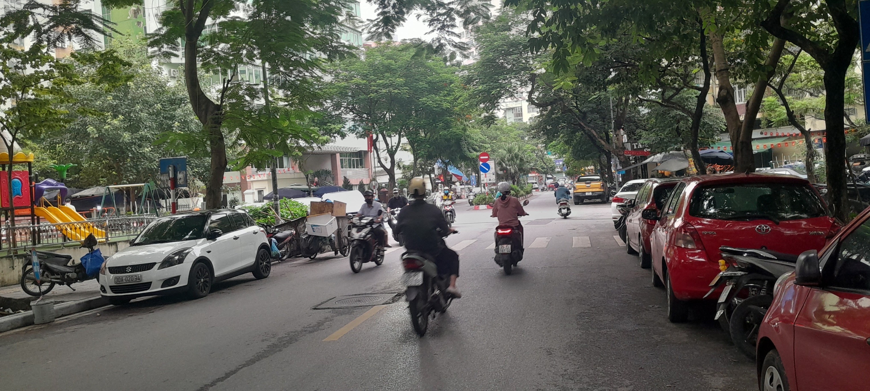 Bán nhà mặt phố Trương Công Giai, Cầu Giấy, 54m2, 7 tầng, mặt tiền 4.2m, kinh doanh, ô tô, thang máy, giá 19.3 tỷ