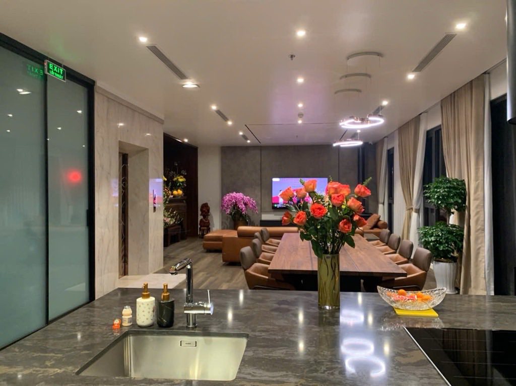 Mặt phố Đội Cấn - Lô góc kinh doanh đỉnh, vỉa hè rộng - Giá 65 tỷ