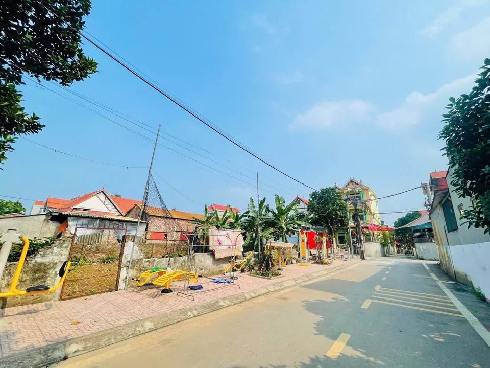 Bán đất mặt đường Trung Châu, Đan Phượng, Hà Nội, sổ đỏ sẵn sàng, giá 2 tỷ