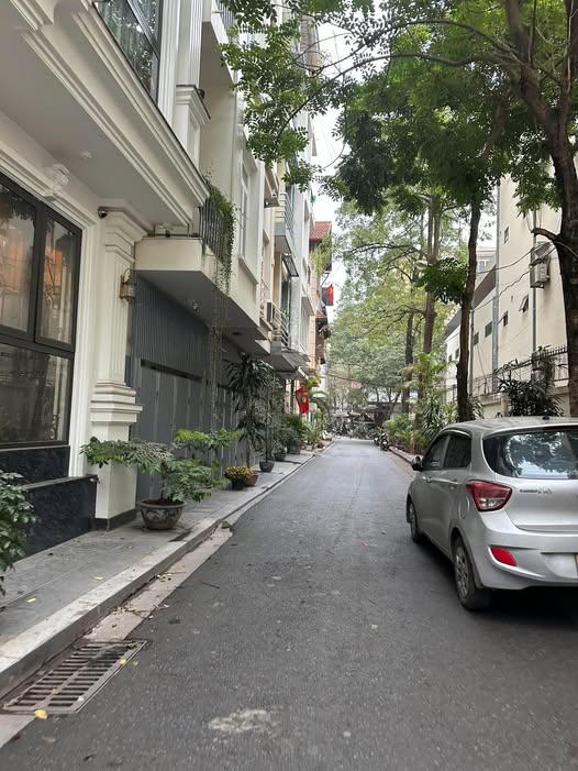 Bán nhà Láng Hạ 65m2, ô tô tránh, kinh doanh