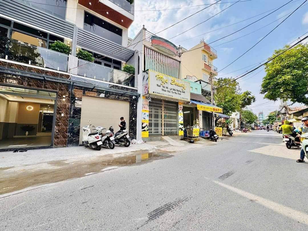 Bán nhà mặt tiền đường 10m, diện tích 104m2, 3 tầng, kinh doanh buôn bán tại Gò Vấp