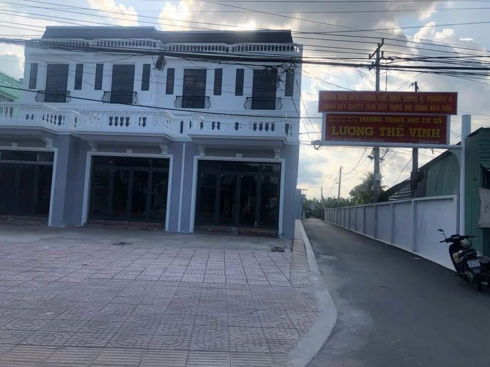 Đất vàng kế bên trường học, ô tô tới tận cửa, giá sập sàn