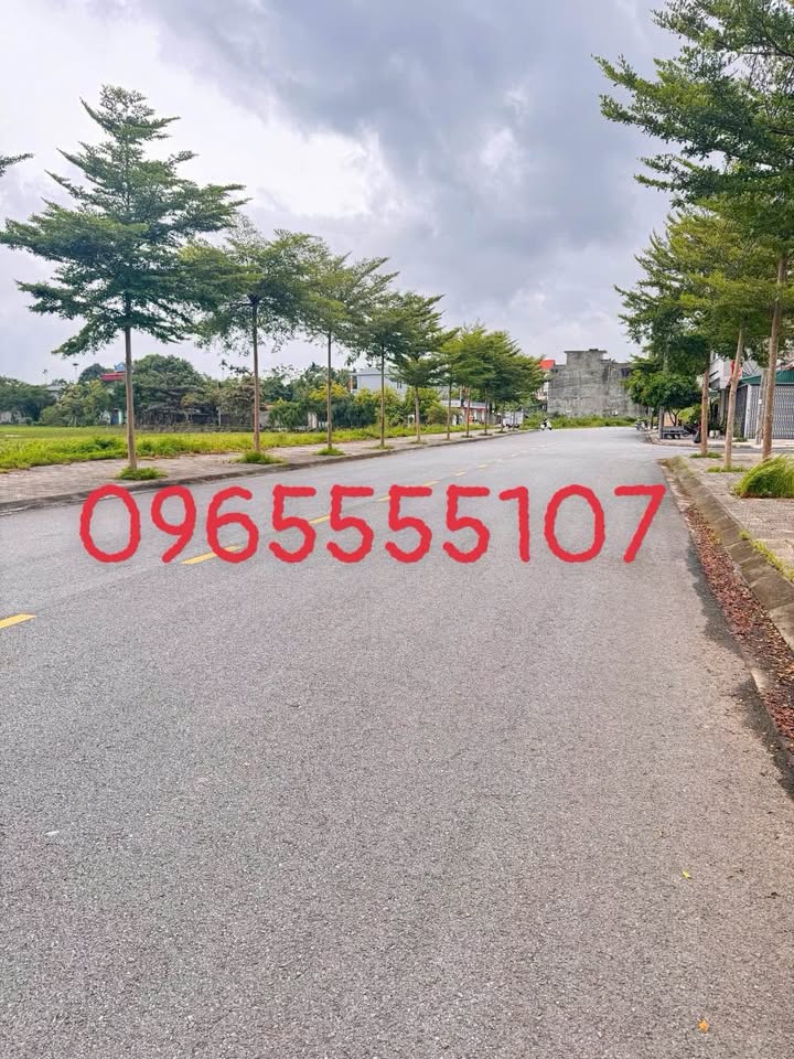 Đất mặt tiền Nguyễn Đức Cảnh, Phủ Lý - Vị trí đẹp, view sân bóng