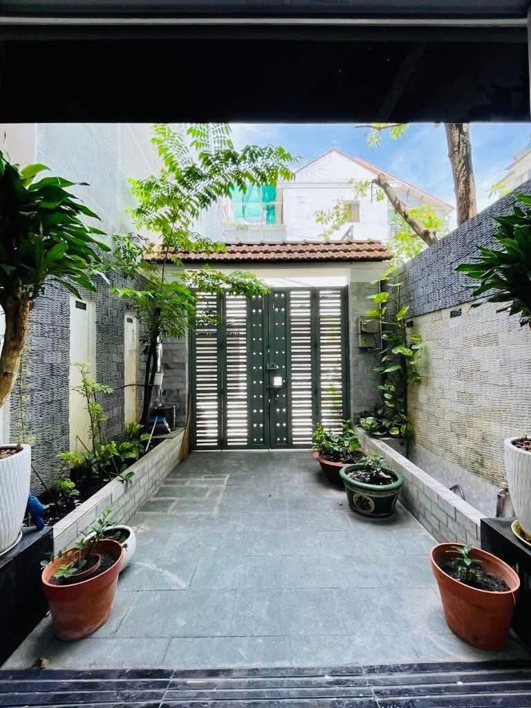 Bán nhà 5 tầng đẹp 84m2, 7 phòng ngủ, hẻm xe hơi khu Bắc Hải, Quận 10 - 16 tỷ nhỉnh