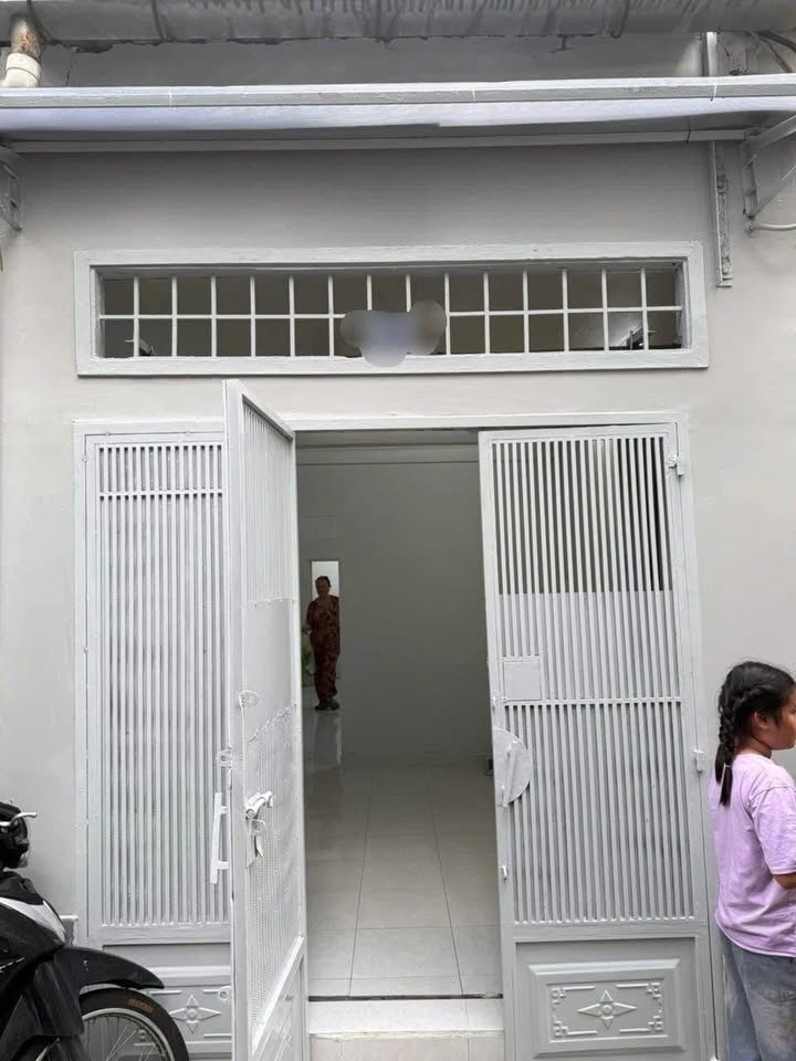 Nhà hẻm thông thoáng Chánh Hưng - Vị trí đẹp, tiềm năng xây mới, giá 3.78 tỷ