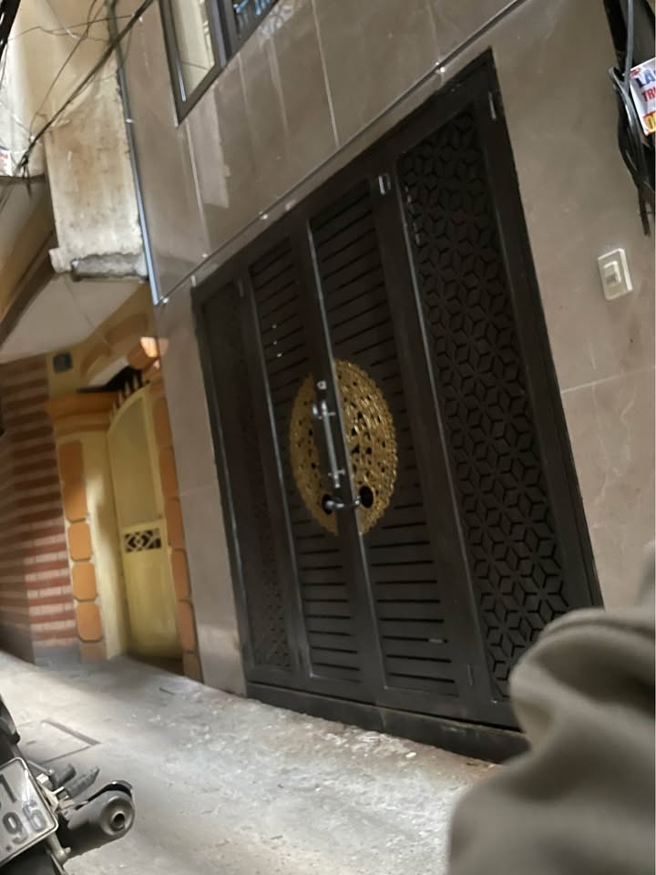 Nhà đẹp Tôn Đức Thắng, Đống Đa 6 tầng xinh xắn, sổ vuông vắn