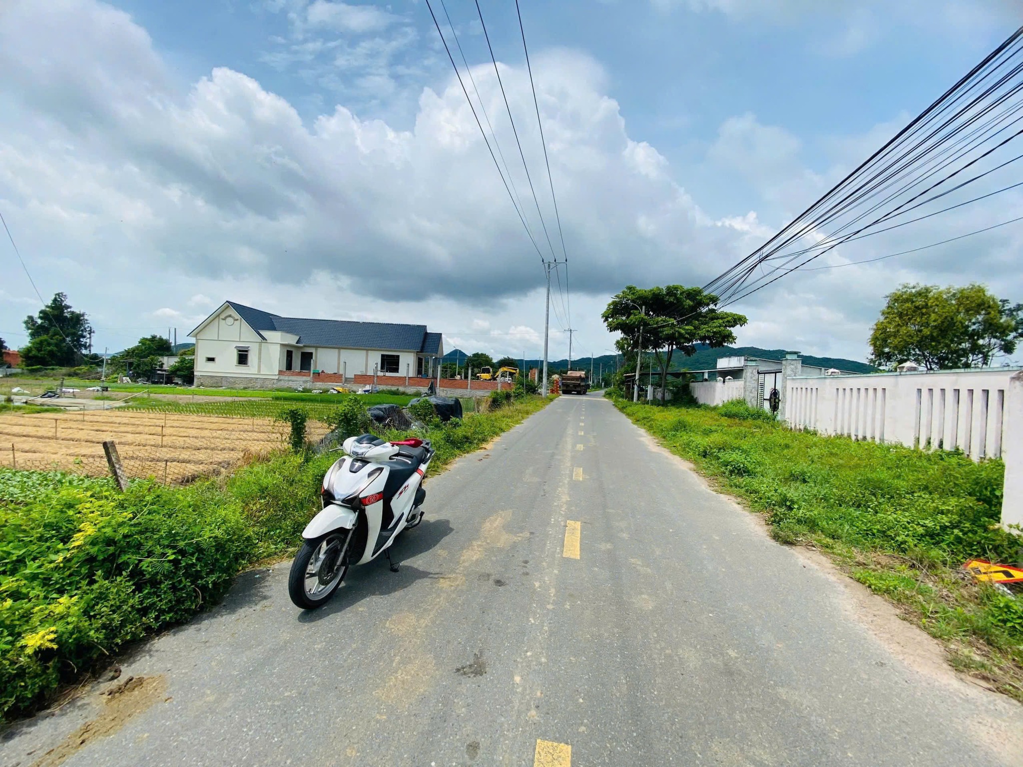 Bán gấp nhà vườn 1861m2 mặt tiền đường nhựa lớn, có chòi gỗ, ao cá tại Phước Hải, Đất Đỏ