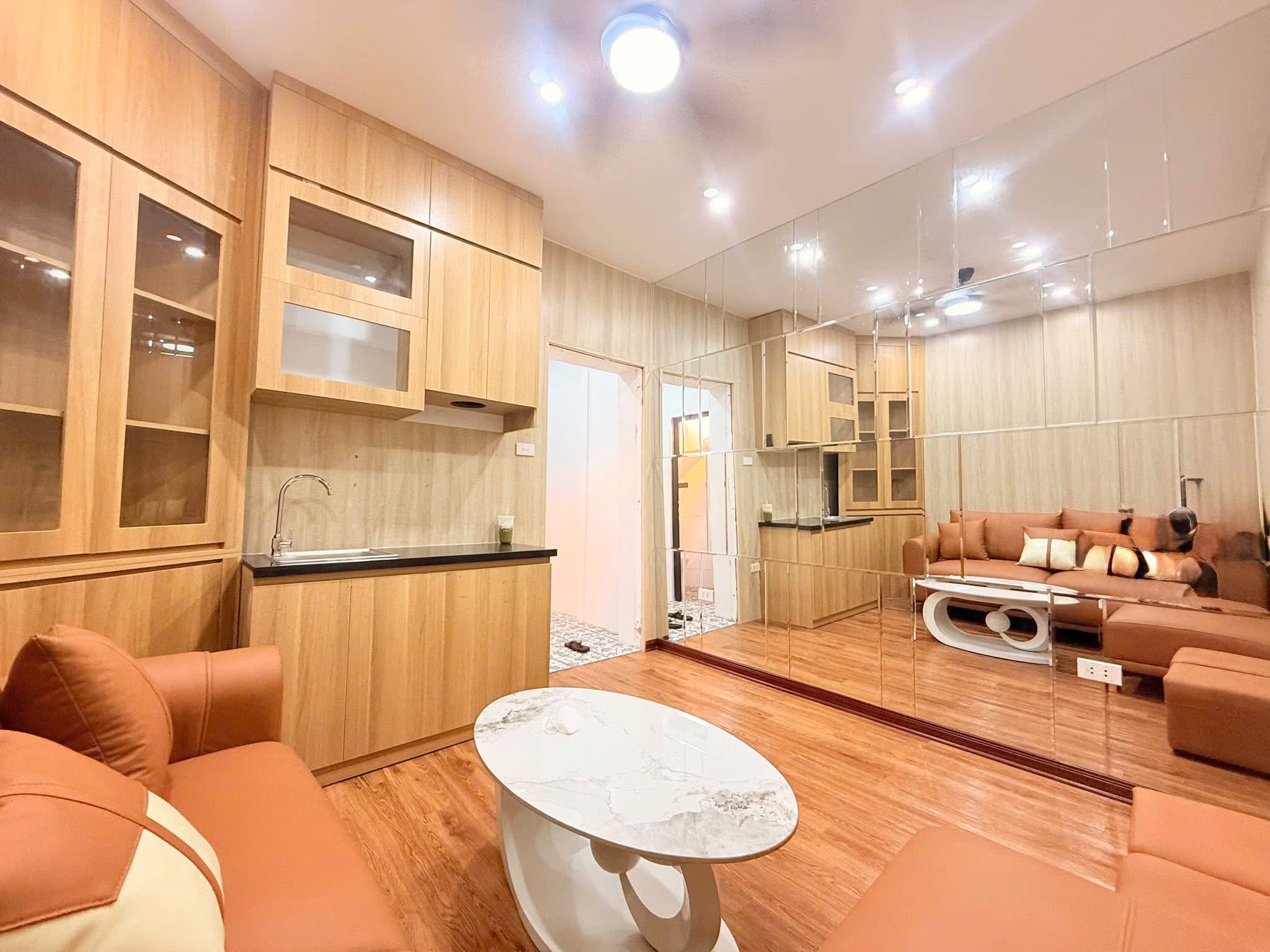 Nhà lô góc Khâm Thiên, Đống Đa - 50m ra phố, 3 mặt thoáng, full nội thất