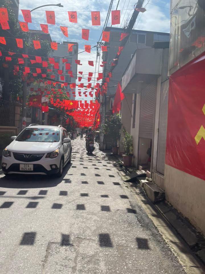 Nhà Ngọc Thụy siêu hot - Ô tô tránh, kinh doanh đỉnh, 5 tầng xịn xò