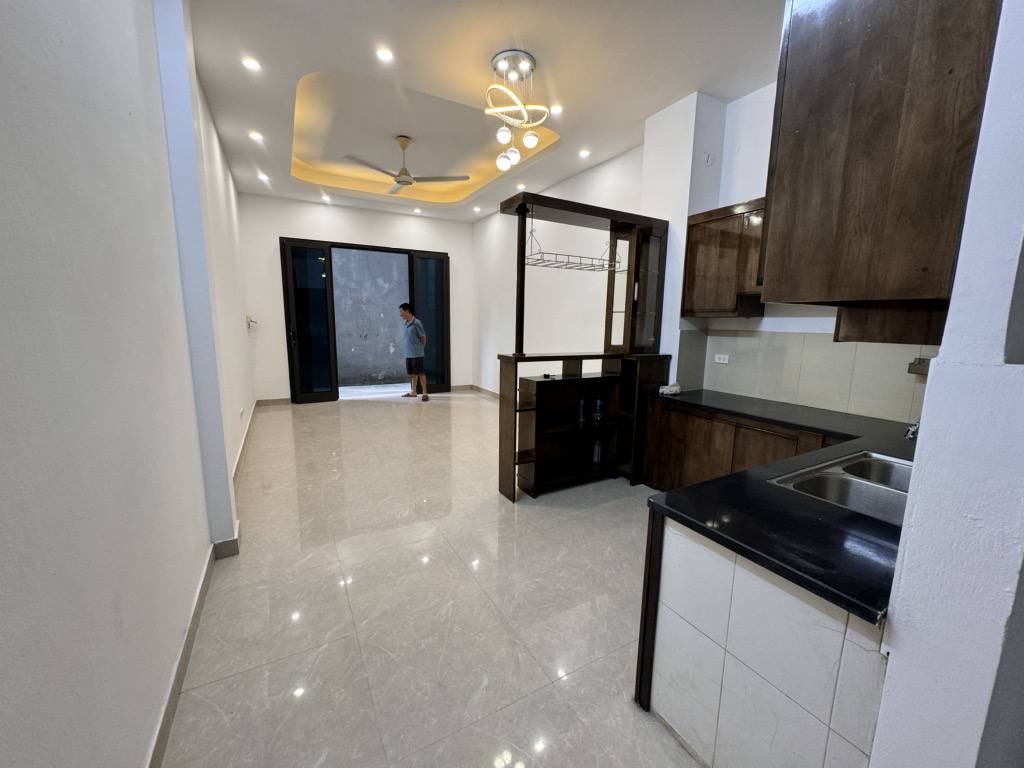 Bán gấp nhà Phúc Lợi, 37m2, 4 tầng dân xây chắc chắn, ô tô thông, chỉ 5 tỷ