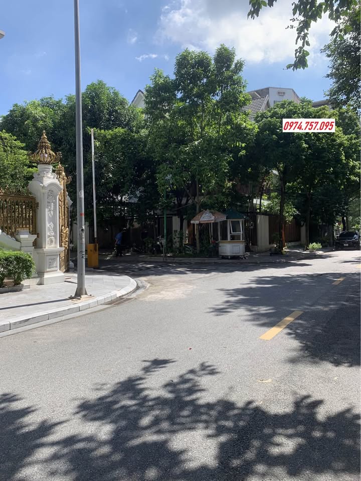 Biệt thự siêu đẹp KĐT Việt Hưng, Long Biên - Thang máy, nội thất cao cấp