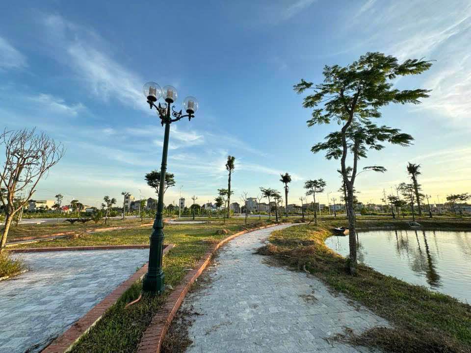 Đất Đông Sơn view công viên, đường rộng 20.5m, đầu tư không lo lỗ