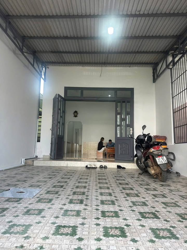 Nhà hẻm Hà Huy Tập gần Đại học Buôn Ma Thuột, diện tích 5m x 26m