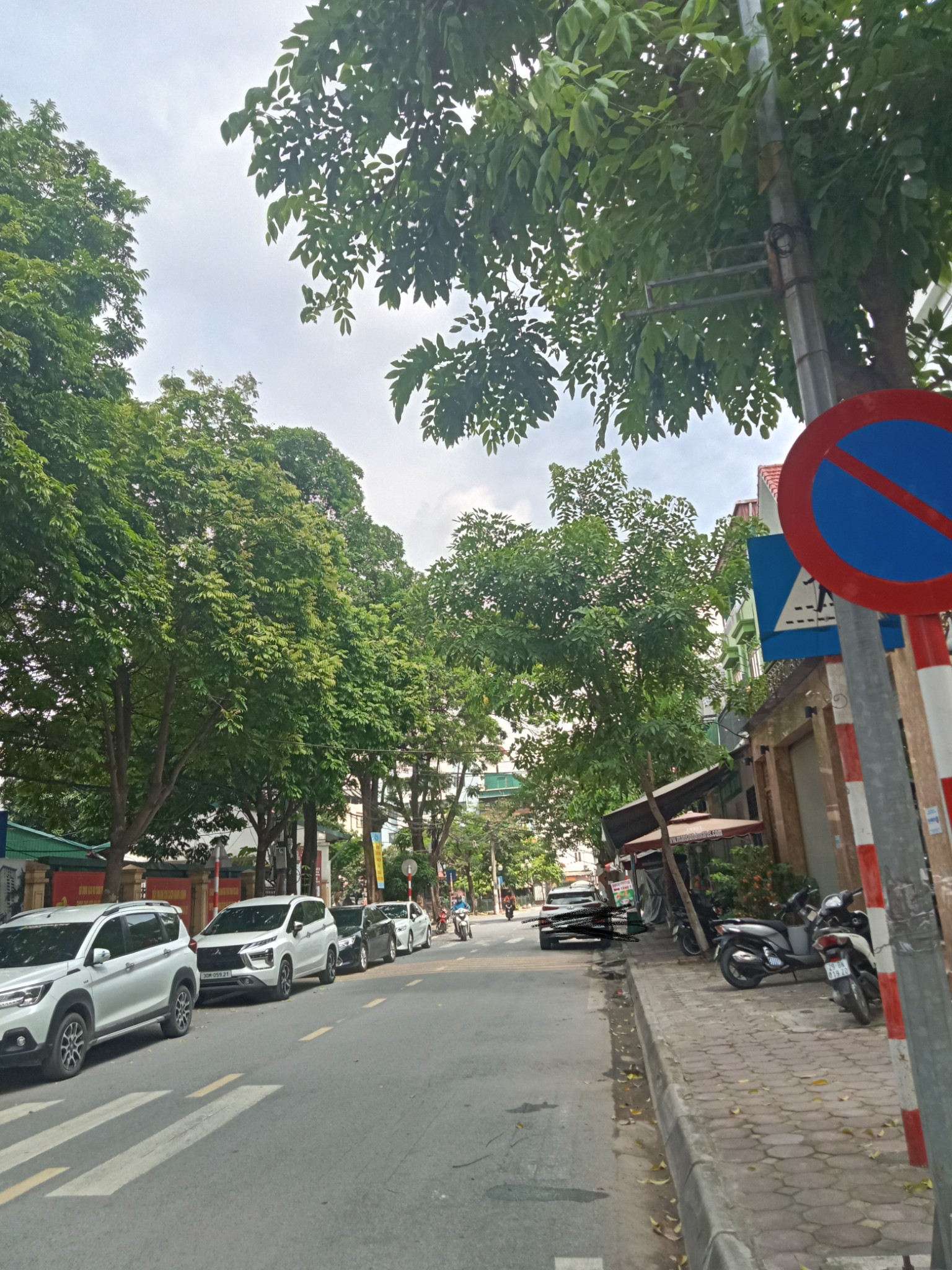 Bán nhà cấp 4 ngõ 2 Hoàng Liệt, ô tô vào nhà, kinh doanh tốt, diện tích 70m2