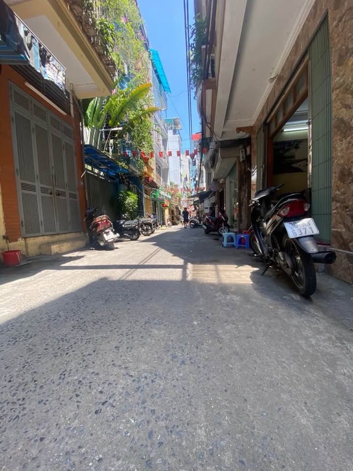 Nhà Phúc Xá 3 tầng, diện tích 76m2, 8 tỷ - Vừa ở vừa cho thuê, hốt bạc