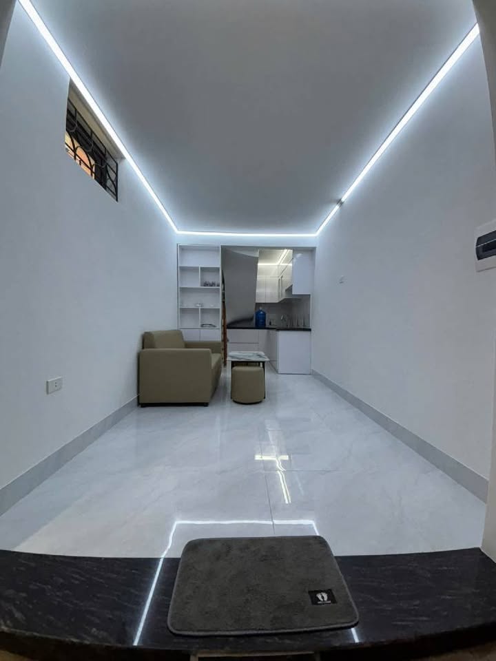 Bán nhà 6 tầng phố Đội Cấn, ngõ ba gác đua, 3 phòng ngủ, giá chỉ 6.6 tỷ