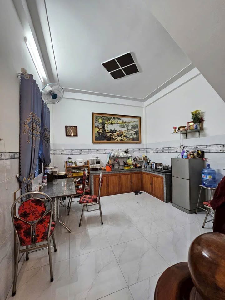 Bán nhà 3 tầng, 3 phòng ngủ hẻm rộng đường Thanh Niên, gần Ngô Mây, Quy Nhơn