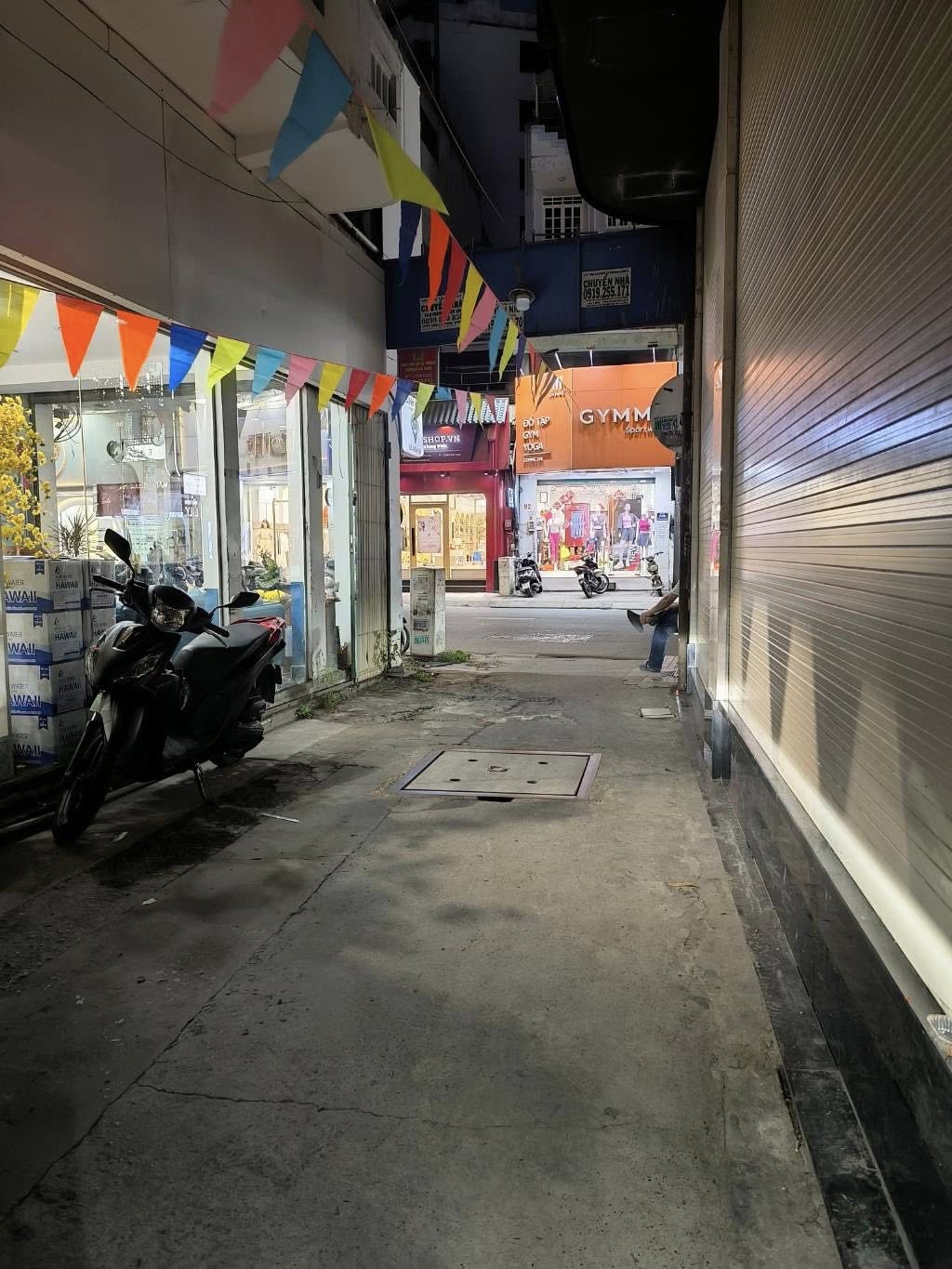 Bán nhà sát mặt tiền đường Lê Văn Sỹ, Phú Nhuận, diện tích 60m2, giá 8.1 tỷ