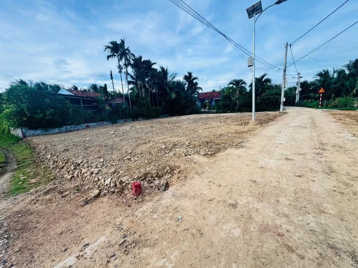 Bán đất thổ cư TDP Quang Đông, Ninh Hòa, gần trung tâm, đường bê tông 5m, giá tốt