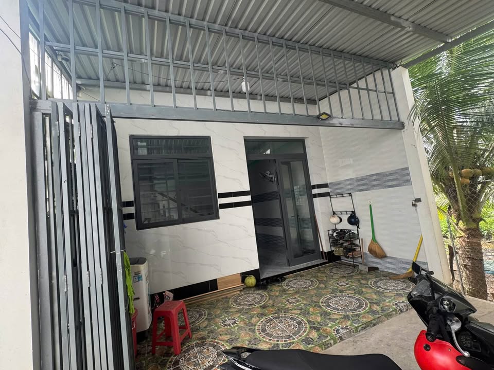 Nhà 1 trệt 1 lầu, 3 ngủ, phường Thanh Đức, Vĩnh Long - Giá 1.1 tỷ