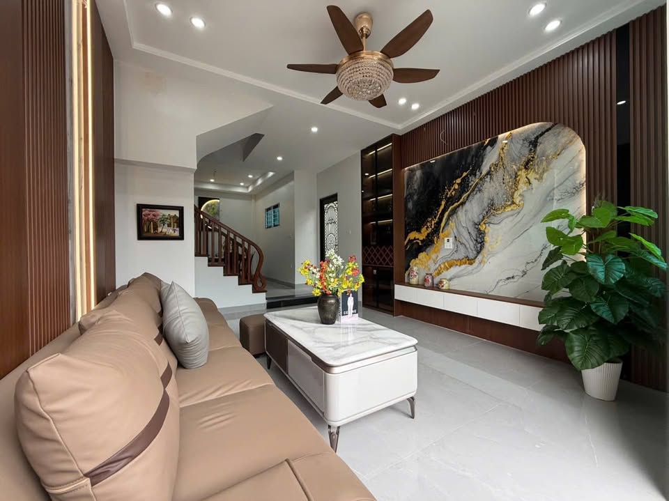 Bán nhà 5 tầng khu vực Bắc Từ Liêm, ô tô đỗ cửa