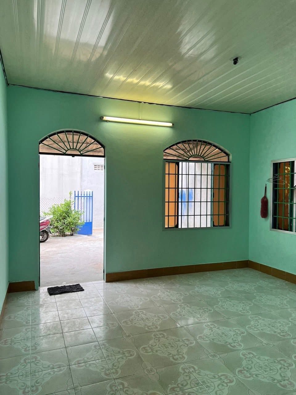 Bán nhà cấp 4 hẻm Hàm Nghi, Tuy Hoà, sân rộng, giá tốt