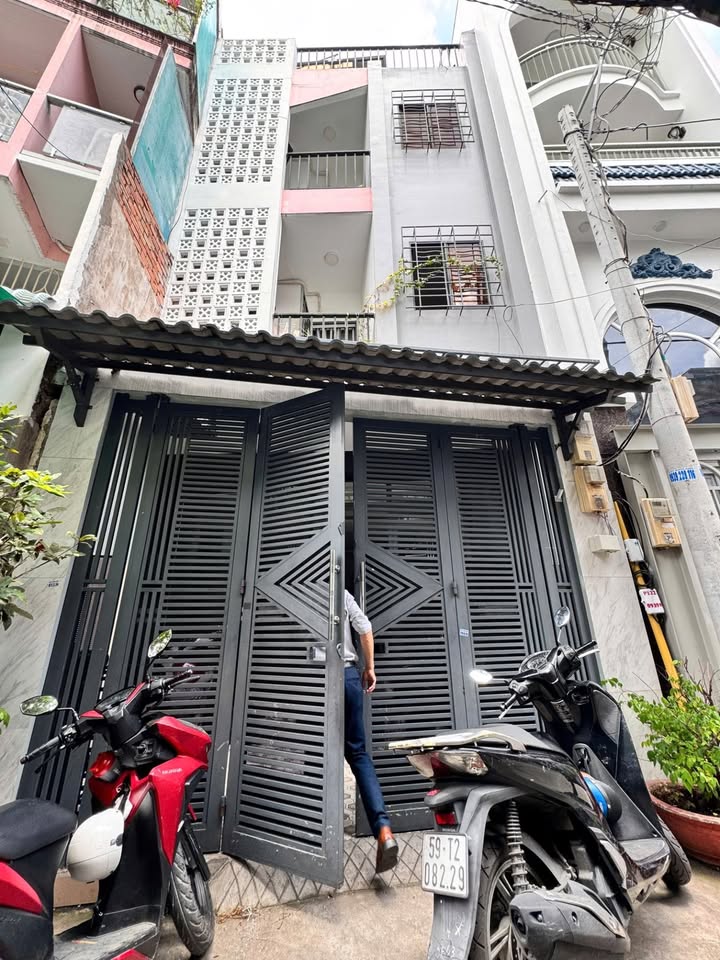 Quận 3 - Nhà nở hậu siêu lộc, hẻm xe hơi 5m, 7 phòng ngủ, giá chỉ 15 tỷ