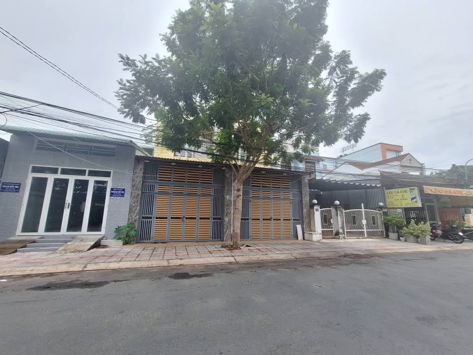 Mặt tiền Ca Văn Thỉnh - Nhà 1 trệt 2 lầu, kinh doanh sầm uất - Cơ hội vàng