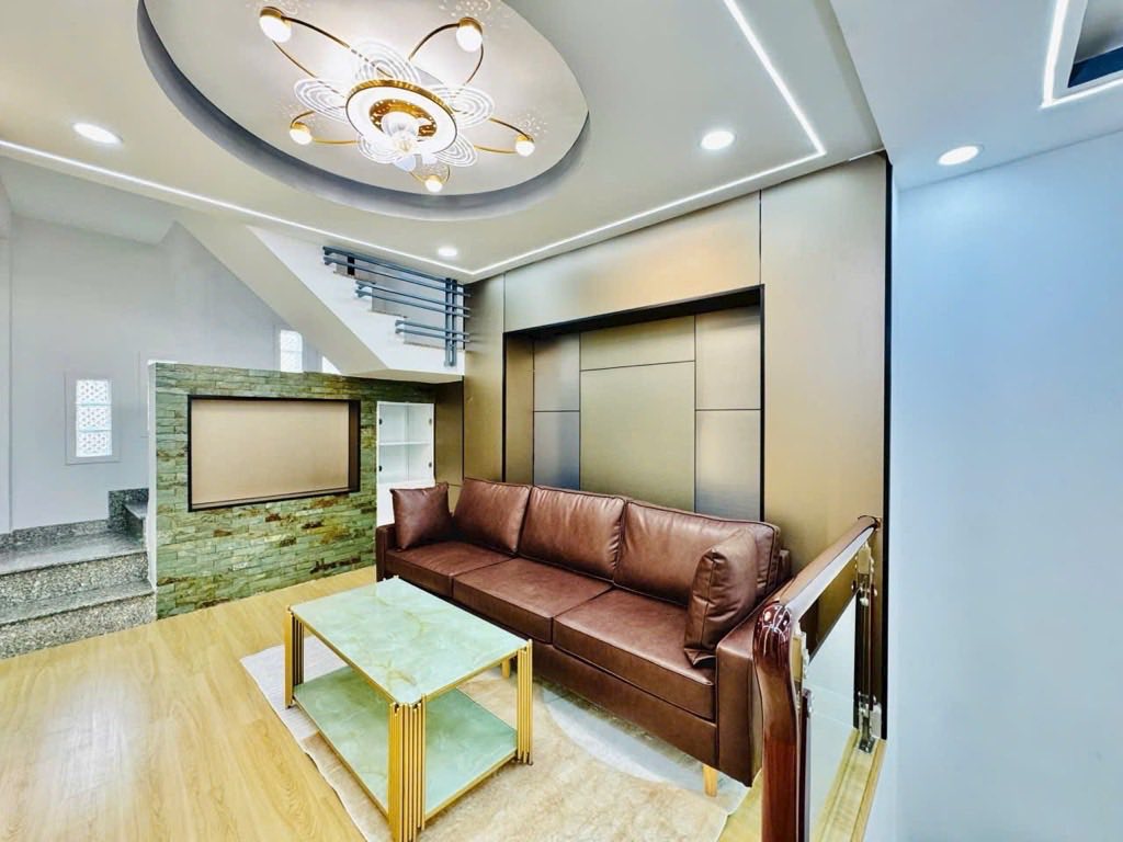 Nhà Thích Quảng Đức, 30m2, 5 tầng, sẵn sổ hồng, giá 8,2 tỷ