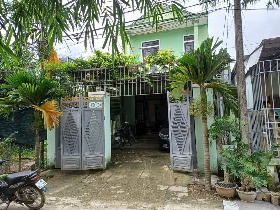 Nhà 2 tầng nở hậu, sân đậu ô tô, ngay hông Eco Garden Huế - Giá hời