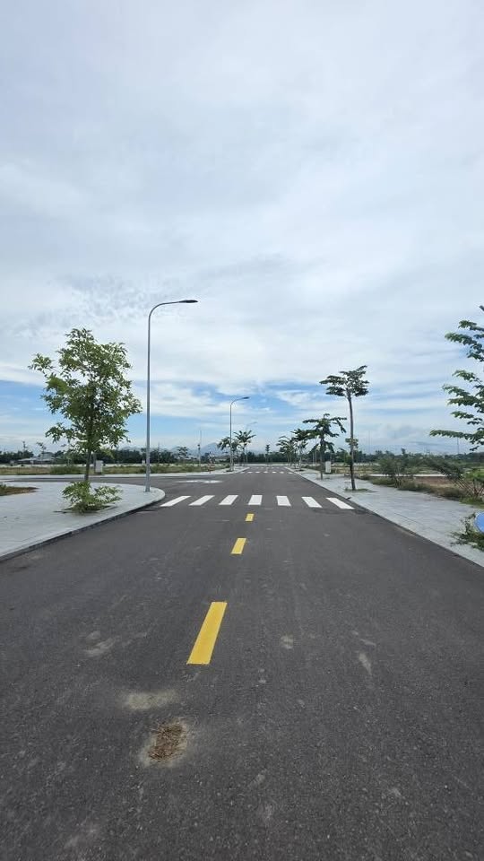 Đất nền Tôn Thất Tùng, cạnh trường mầm non, công viên, diện tích 100m2, giá 899 triệu