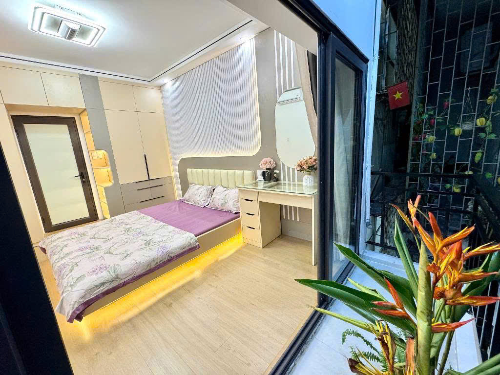 Nhà Giang Văn Minh sổ nở hậu, đủ nội thất, sẵn sàng đón xuân