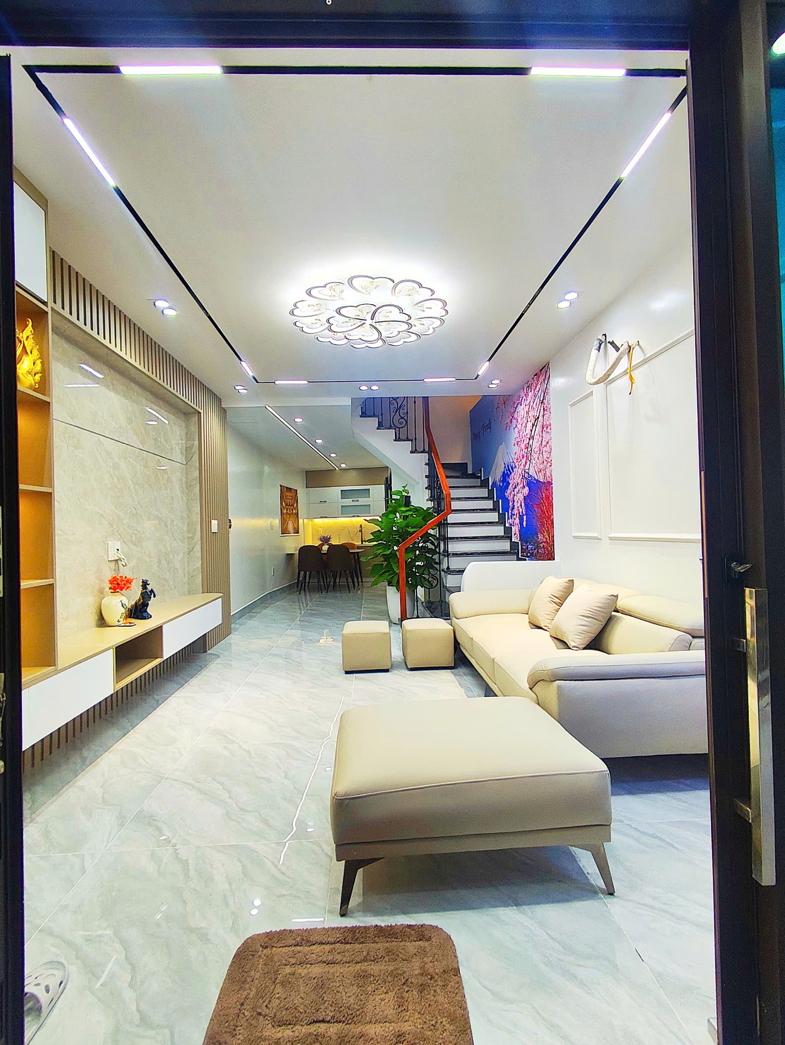 Nhà 3 tầng phong cách Hàn Quốc, ngõ 199 Tô Hiệu - Kinh doanh đỉnh, an cư sướng