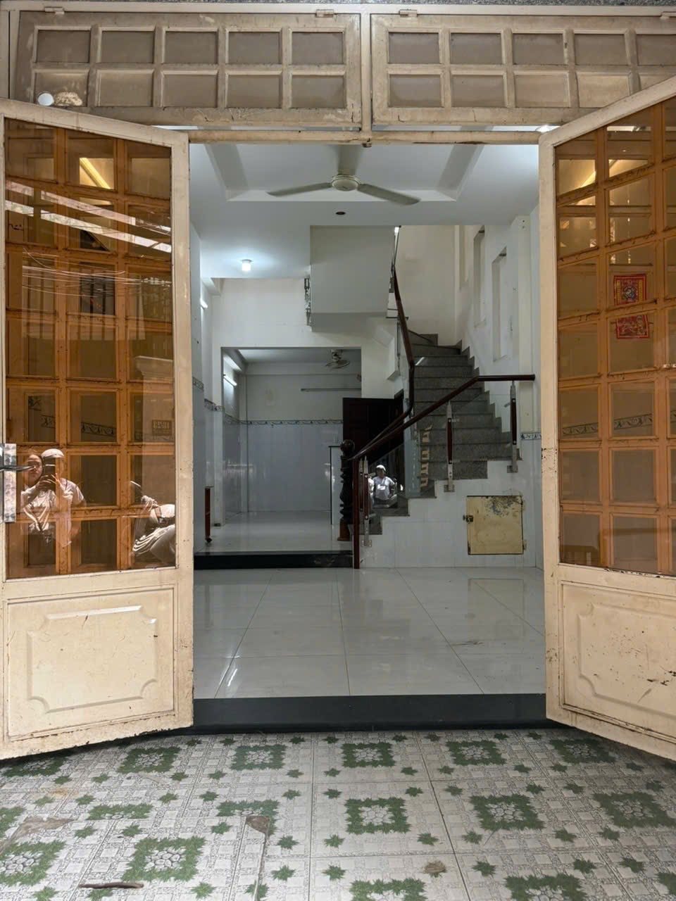 Nhà Gò Vấp 4 tầng hẻm xe hơi, sổ đẹp, hơn 5 tỷ