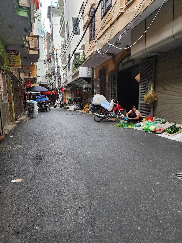 Bán đất vuông đẹp 51m2, mặt tiền 5m, ngõ thông ô tô đỗ cửa tại Hoàng Văn Thái, Hà Nội