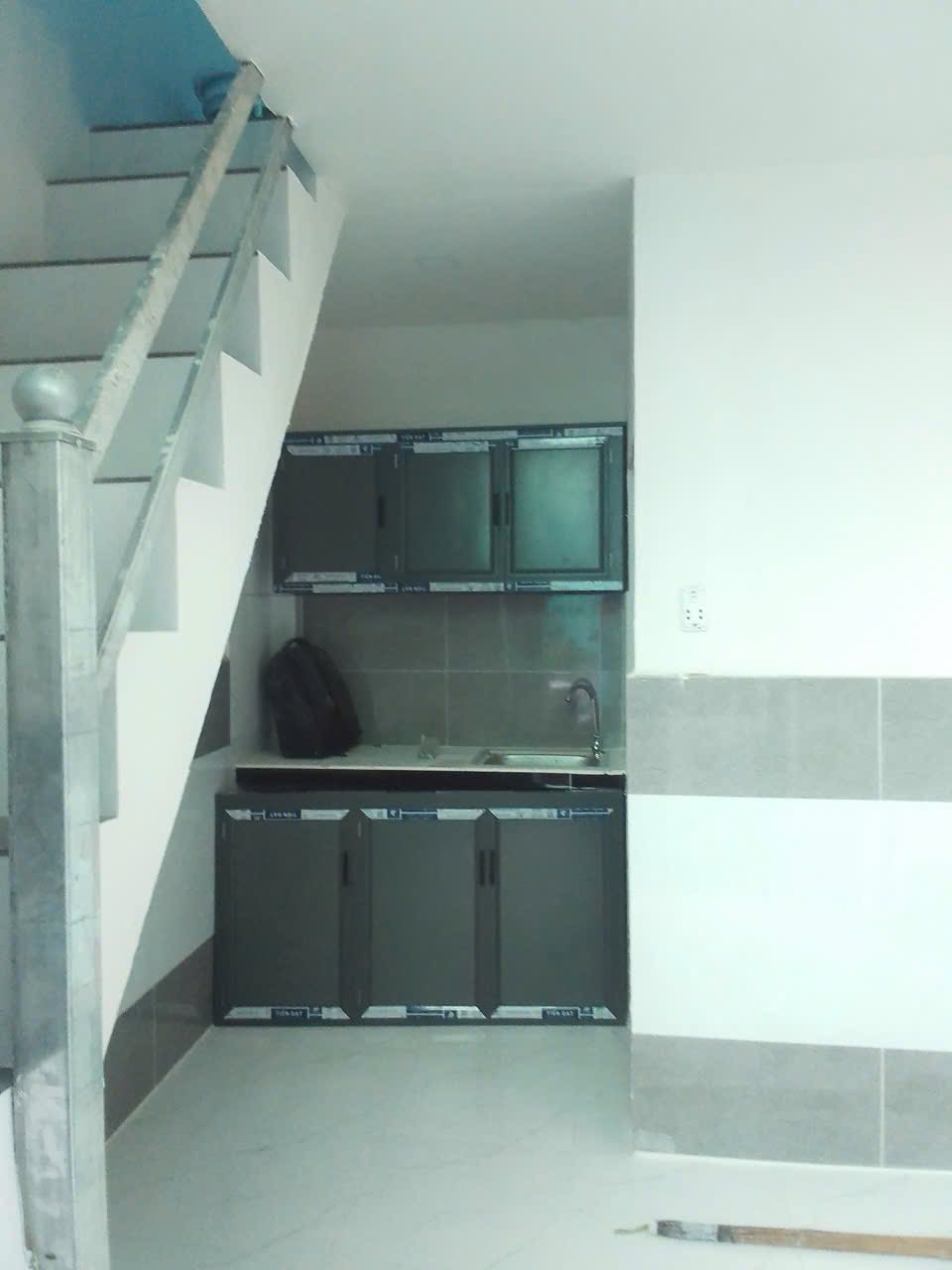 Nhà xinh 3x4m, 1 lầu, đường 3m, gần chợ Gấu, Hóc Môn - Giá chỉ 310 triệu