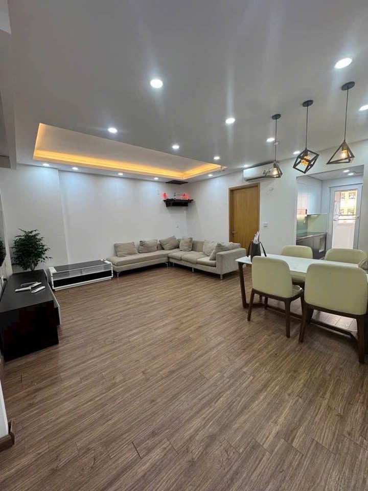 Chung cư Nghĩa Đô full nội thất, 2 ngủ, tầng trung - Sẵn sổ