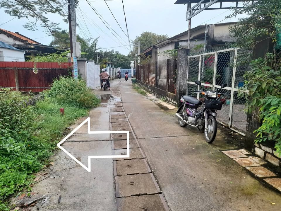 Bán đất Long Điền 100m2 - Sổ đỏ riêng, gần chợ, dân cư đông đúc