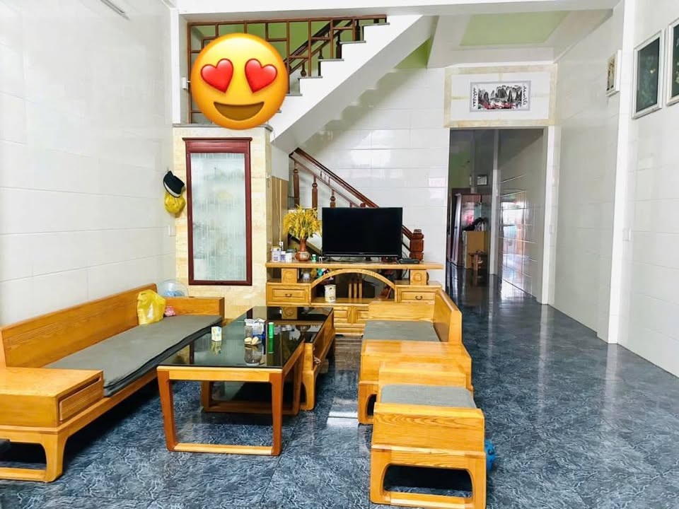 Nhà 2 tầng trung tâm Đức Ninh Đông 5.5x26m, 2 tỷ, sổ đỏ vuông vắn