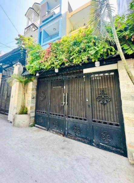 Nhà kiên cố 2 tầng - Vị trí vàng Bình Chánh