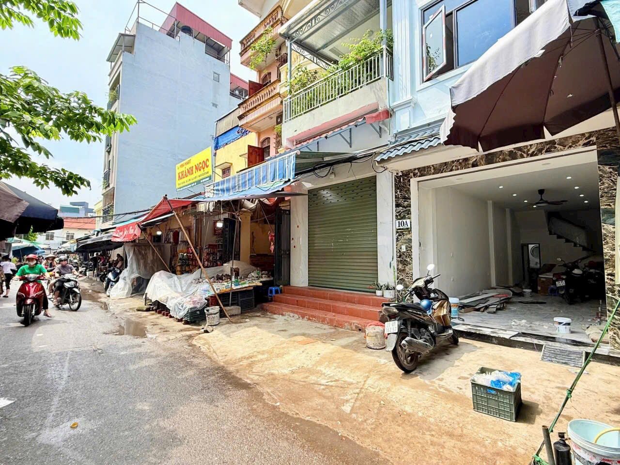 Nhà mặt ngõ kinh doanh 40m2 x 4 tầng, ô tô tránh nhau tại Lạc Long Quân, Tây Hồ