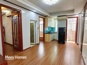 Căn hộ chung cư mini Ba Đình 52m², 2 ngủ, 2 WC, nhỉnh 2 tỷ, thang máy, tiện ích bủa vây