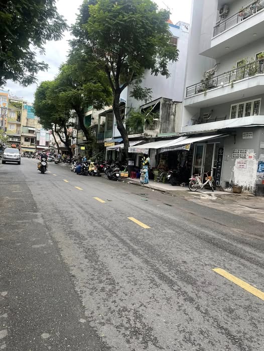 Nhà 3 tầng, 3 ngủ, 28m2, hẻm thông đẹp, Quận 10, giá nhỉnh 5 tỷ