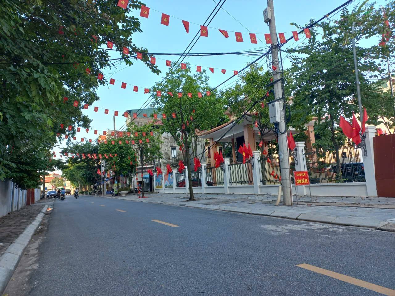 Nhà 40m2, 4m mặt tiền, ngõ 8m ô tô tránh, gần Học viện Cảnh Sát, Nam Từ Liêm