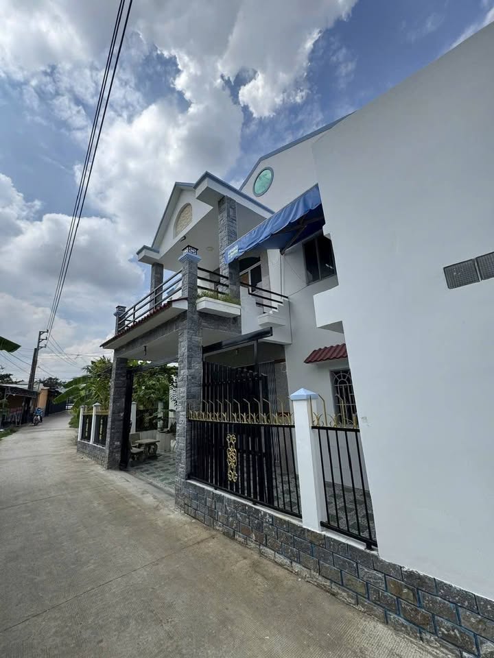 Bán nhà 1 trệt 1 lầu Phường Sơn Đông, Bến Tre, diện tích 153.5m2, giá 2 tỷ